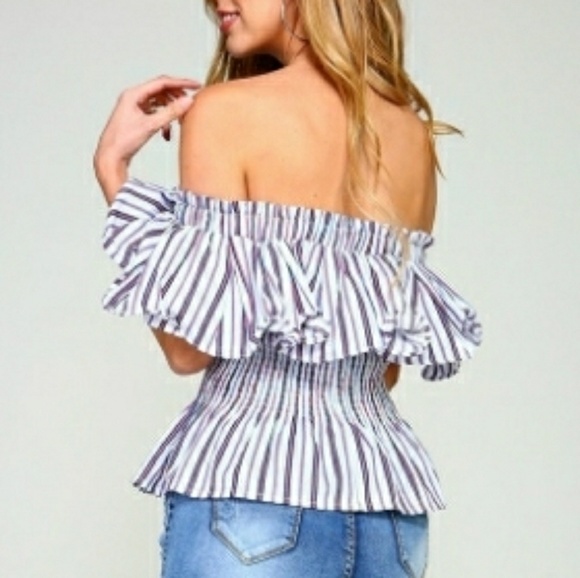 Tops - 🅱Off The Shoulder Ruffle Blouse